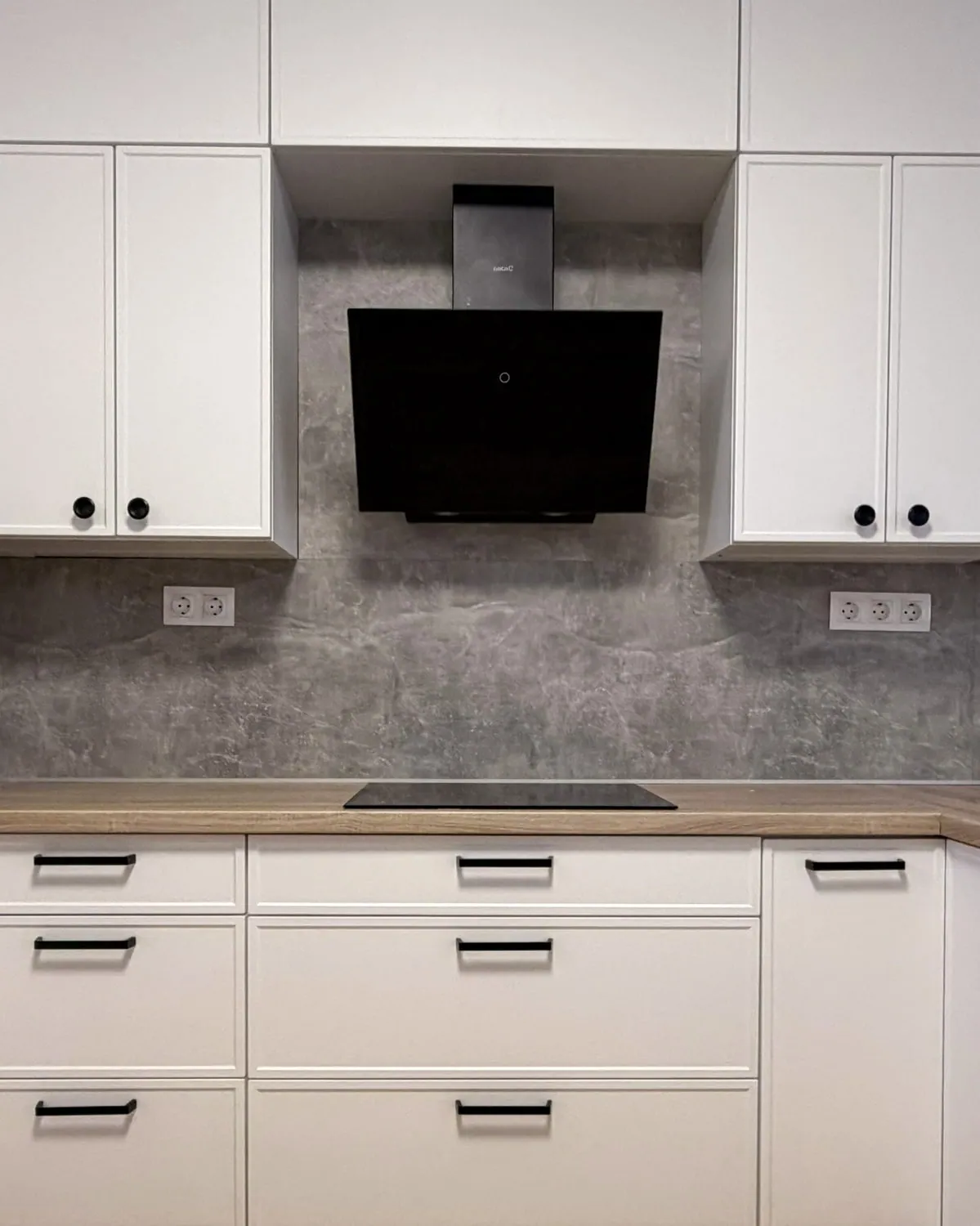 Scandinavian-style kitchen with an oak worktop