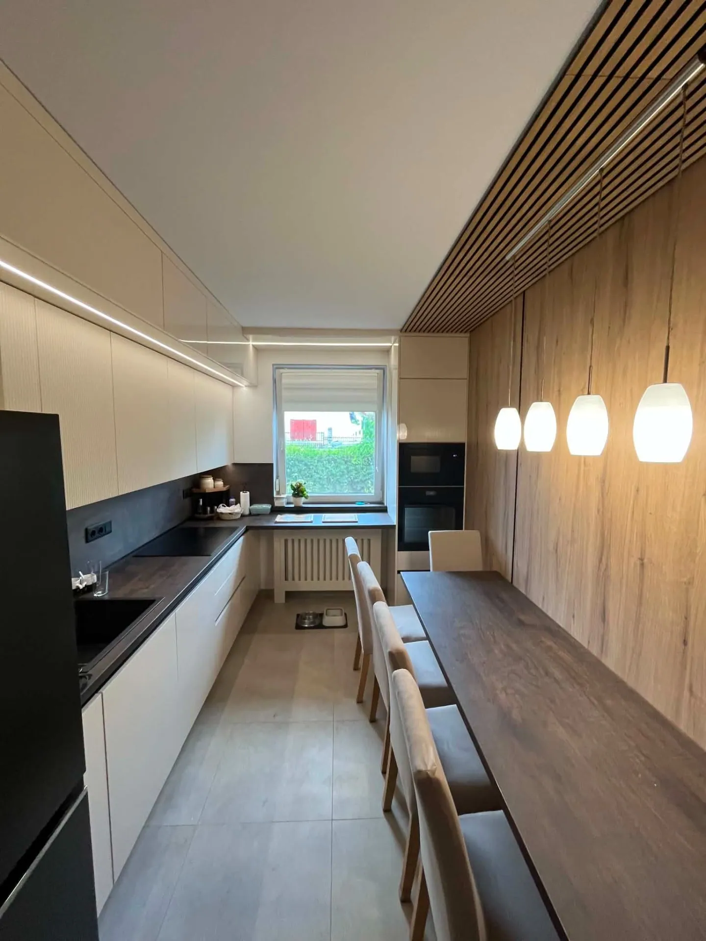 Kitchen in warm wood tones