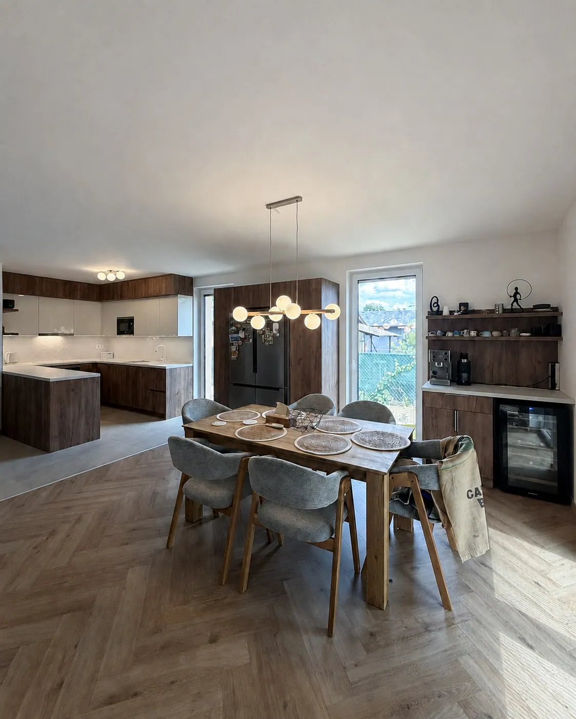 Kitchen in warm wood tones
