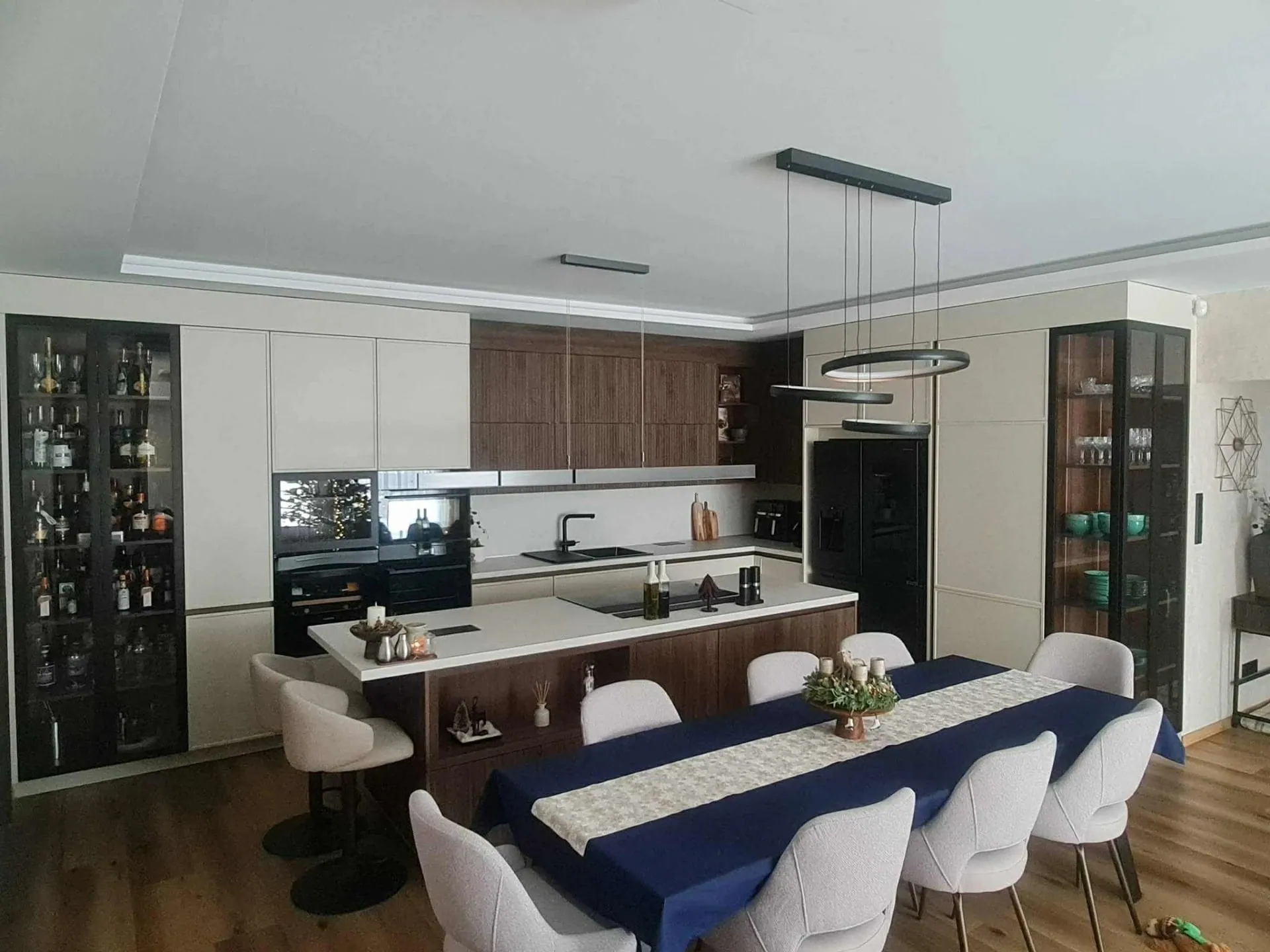 Kitchen in warm wood tones