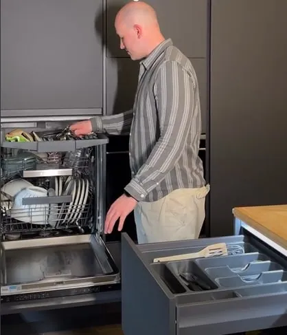 Dishwasher built in at hand height